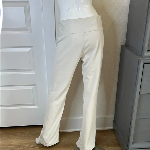 Lululemon Athletica Women’s Cream Stretch Pants - Picture 5 of 11